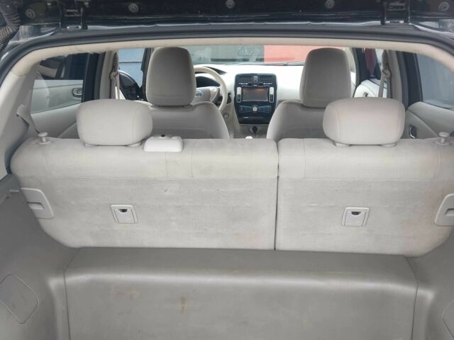 Черный Ниссан Лиф, объемом двигателя 0 л и пробегом 137 тыс. км за 5700 $, фото 13 на Automoto.ua