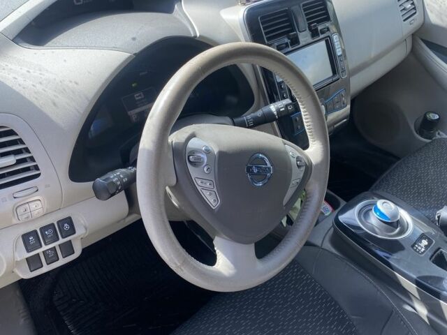 Черный Ниссан Лиф, объемом двигателя 0 л и пробегом 180 тыс. км за 5700 $, фото 2 на Automoto.ua