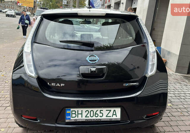 Чорний Ніссан Ліф, об'ємом двигуна 0 л та пробігом 173 тис. км за 5000 $, фото 1 на Automoto.ua