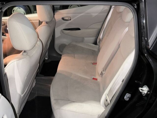 Черный Ниссан Лиф, объемом двигателя 0 л и пробегом 79 тыс. км за 4800 $, фото 7 на Automoto.ua