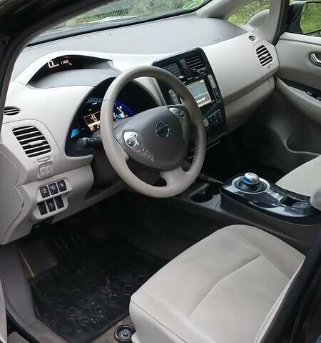 Черный Ниссан Лиф, объемом двигателя 0 л и пробегом 145 тыс. км за 5200 $, фото 2 на Automoto.ua