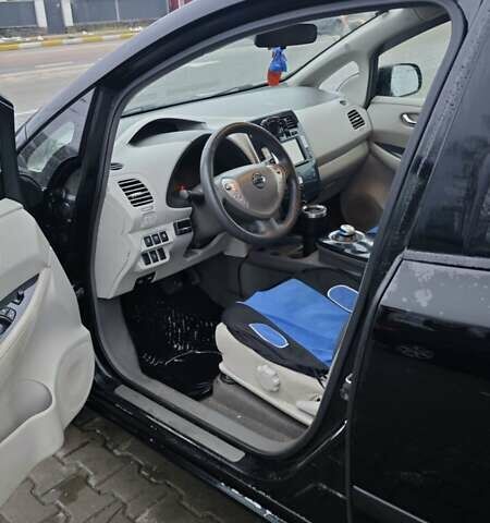 Черный Ниссан Лиф, объемом двигателя 0 л и пробегом 196 тыс. км за 9750 $, фото 29 на Automoto.ua