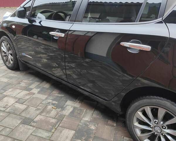 Черный Ниссан Лиф, объемом двигателя 0 л и пробегом 135 тыс. км за 5150 $, фото 7 на Automoto.ua