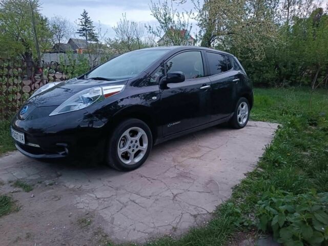 Черный Ниссан Лиф, объемом двигателя 1 л и пробегом 99 тыс. км за 6199 $, фото 1 на Automoto.ua