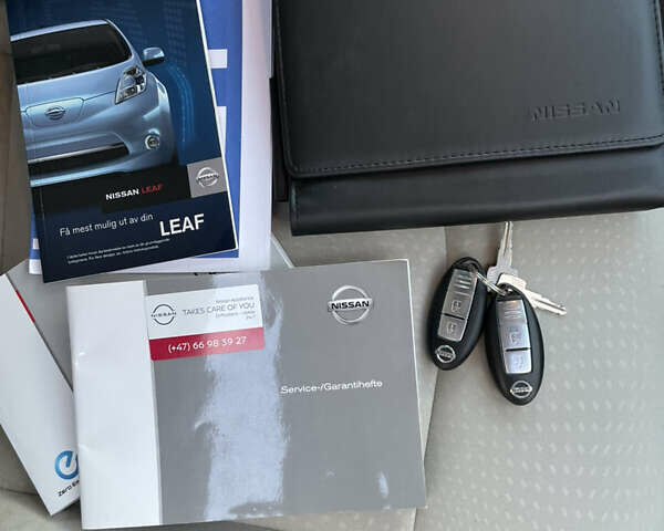 Черный Ниссан Лиф, объемом двигателя 0 л и пробегом 171 тыс. км за 5700 $, фото 32 на Automoto.ua