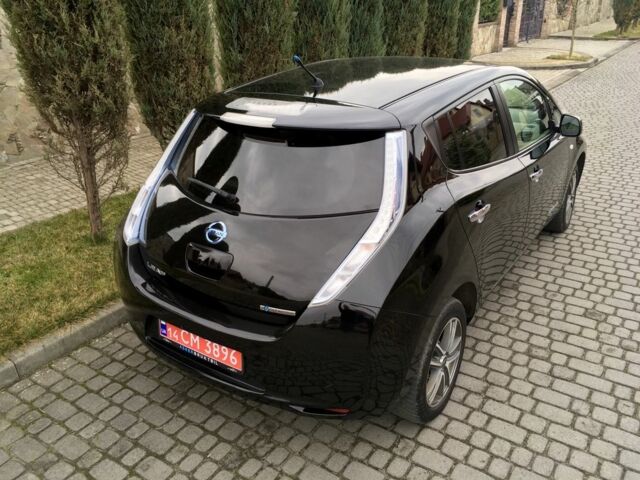 Черный Ниссан Лиф, объемом двигателя 0 л и пробегом 150 тыс. км за 4250 $, фото 3 на Automoto.ua