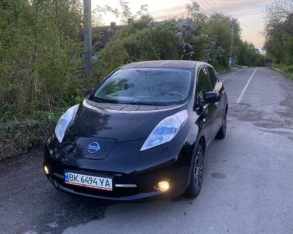 Черный Ниссан Лиф, объемом двигателя 0 л и пробегом 130 тыс. км за 5990 $, фото 1 на Automoto.ua