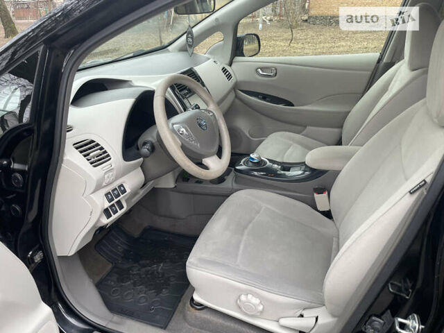 Черный Ниссан Лиф, объемом двигателя 0 л и пробегом 171 тыс. км за 5700 $, фото 12 на Automoto.ua