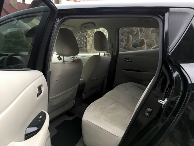 Черный Ниссан Лиф, объемом двигателя 0 л и пробегом 150 тыс. км за 4250 $, фото 7 на Automoto.ua