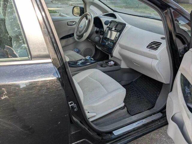 Черный Ниссан Лиф, объемом двигателя 0 л и пробегом 153 тыс. км за 4300 $, фото 3 на Automoto.ua