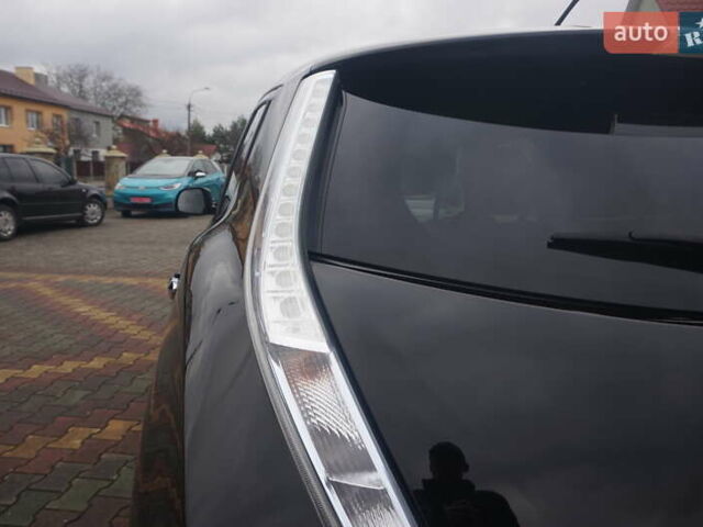 Черный Ниссан Лиф, объемом двигателя 0 л и пробегом 121 тыс. км за 4333 $, фото 24 на Automoto.ua