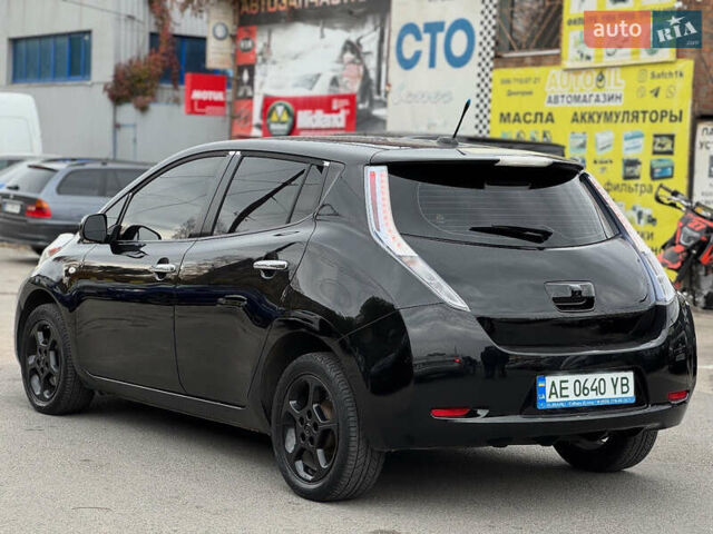 Черный Ниссан Лиф, объемом двигателя 0 л и пробегом 155 тыс. км за 4900 $, фото 4 на Automoto.ua