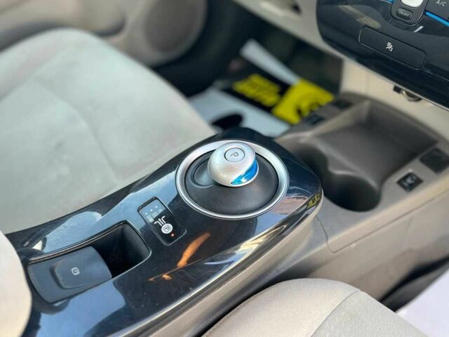 Черный Ниссан Лиф, объемом двигателя 0 л и пробегом 155 тыс. км за 5900 $, фото 13 на Automoto.ua