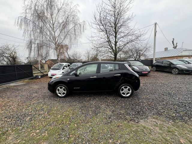 Черный Ниссан Лиф, объемом двигателя 0 л и пробегом 97 тыс. км за 4000 $, фото 7 на Automoto.ua