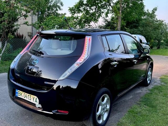 Черный Ниссан Лиф, объемом двигателя 0 л и пробегом 90 тыс. км за 5200 $, фото 3 на Automoto.ua