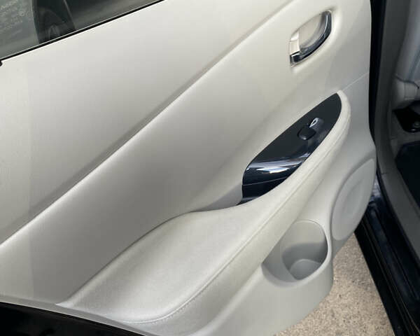 Черный Ниссан Лиф, объемом двигателя 0 л и пробегом 130 тыс. км за 5990 $, фото 12 на Automoto.ua