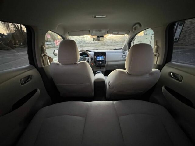 Черный Ниссан Лиф, объемом двигателя 0 л и пробегом 133 тыс. км за 4499 $, фото 8 на Automoto.ua