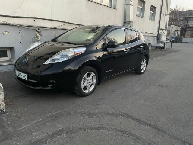 Черный Ниссан Лиф, объемом двигателя 0 л и пробегом 101 тыс. км за 5500 $, фото 1 на Automoto.ua