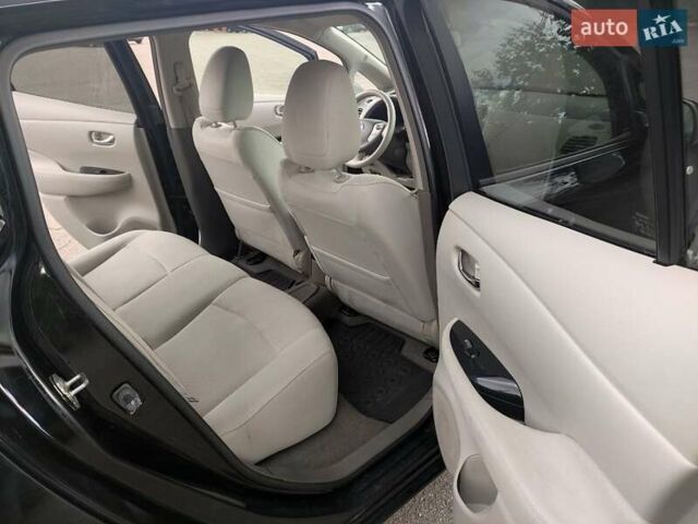 Черный Ниссан Лиф, объемом двигателя 0 л и пробегом 172 тыс. км за 5250 $, фото 13 на Automoto.ua