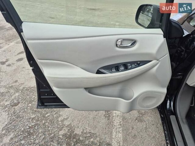 Черный Ниссан Лиф, объемом двигателя 0 л и пробегом 150 тыс. км за 5200 $, фото 4 на Automoto.ua