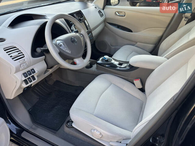 Черный Ниссан Лиф, объемом двигателя 0 л и пробегом 179 тыс. км за 5000 $, фото 11 на Automoto.ua