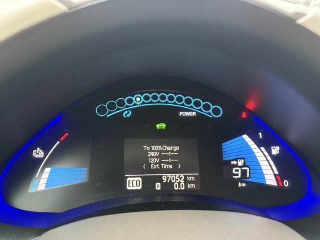 Черный Ниссан Лиф, объемом двигателя 0 л и пробегом 97 тыс. км за 4000 $, фото 22 на Automoto.ua