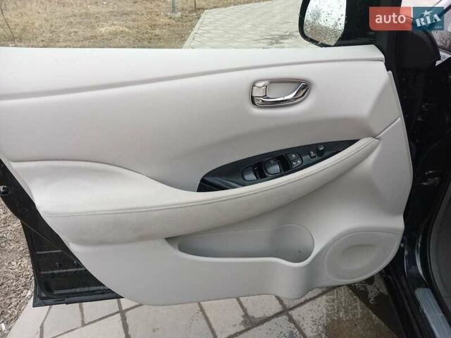 Черный Ниссан Лиф, объемом двигателя 0 л и пробегом 132 тыс. км за 4950 $, фото 5 на Automoto.ua