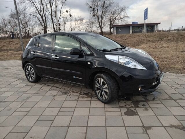 Чорний Ніссан Ліф, об'ємом двигуна 0 л та пробігом 132 тис. км за 4900 $, фото 4 на Automoto.ua
