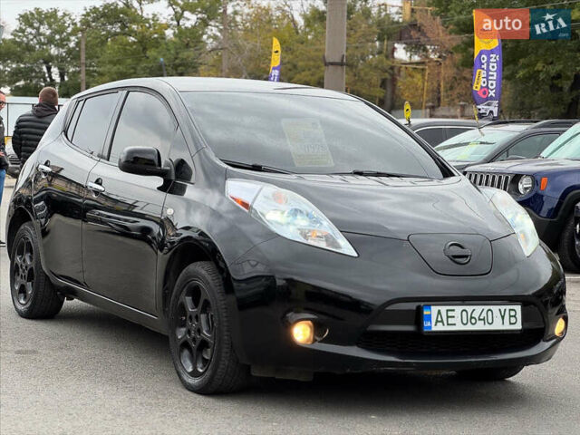 Черный Ниссан Лиф, объемом двигателя 0 л и пробегом 155 тыс. км за 4900 $, фото 1 на Automoto.ua