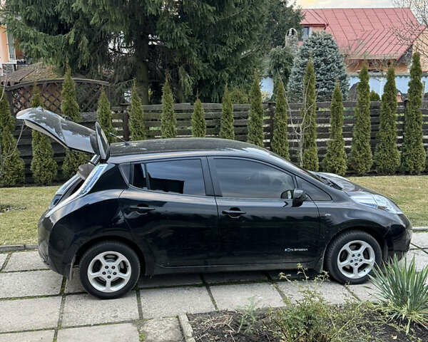 Черный Ниссан Лиф, объемом двигателя 0 л и пробегом 176 тыс. км за 4800 $, фото 2 на Automoto.ua