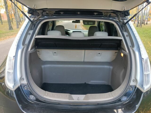 Чорний Ніссан Ліф, об'ємом двигуна 0 л та пробігом 159 тис. км за 4950 $, фото 22 на Automoto.ua