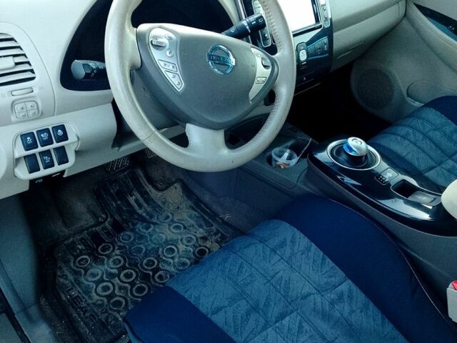 Черный Ниссан Лиф, объемом двигателя 0 л и пробегом 166 тыс. км за 5300 $, фото 2 на Automoto.ua