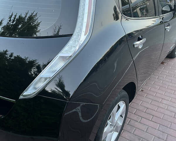 Черный Ниссан Лиф, объемом двигателя 0 л и пробегом 146 тыс. км за 8200 $, фото 3 на Automoto.ua