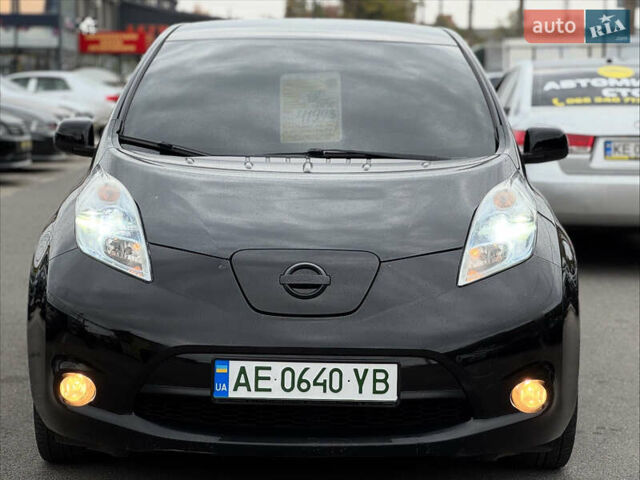 Черный Ниссан Лиф, объемом двигателя 0 л и пробегом 155 тыс. км за 4900 $, фото 2 на Automoto.ua
