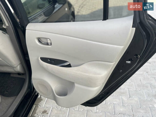 Черный Ниссан Лиф, объемом двигателя 0 л и пробегом 180 тыс. км за 3850 $, фото 17 на Automoto.ua