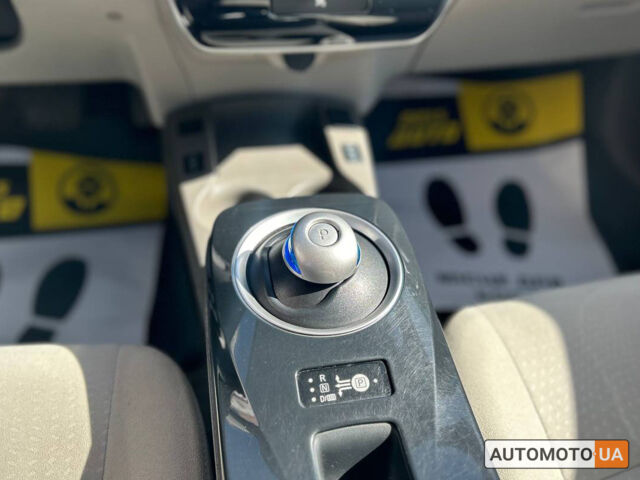 Черный Ниссан Лиф, объемом двигателя 24 л и пробегом 118 тыс. км за 7400 $, фото 10 на Automoto.ua