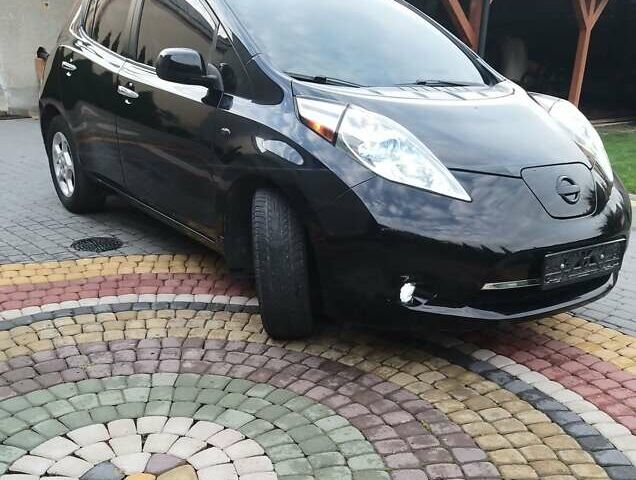 Черный Ниссан Лиф, объемом двигателя 0 л и пробегом 118 тыс. км за 4399 $, фото 21 на Automoto.ua