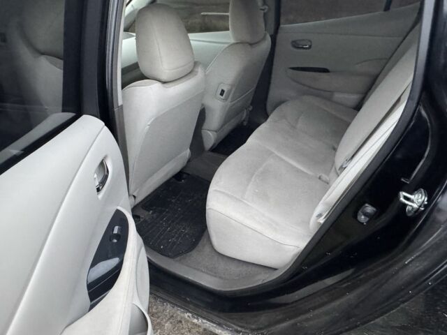 Черный Ниссан Лиф, объемом двигателя 0 л и пробегом 127 тыс. км за 3300 $, фото 7 на Automoto.ua