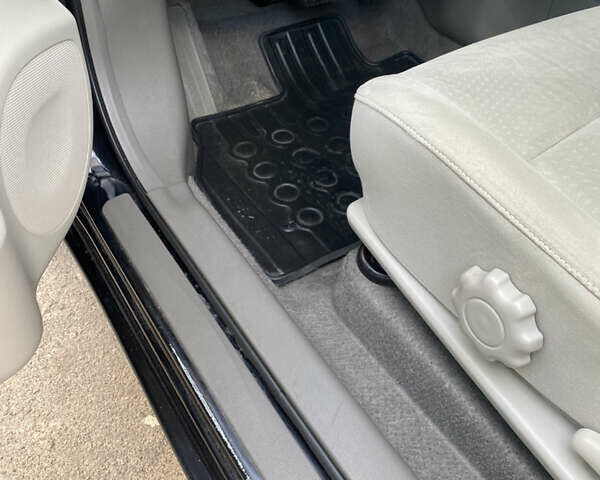 Черный Ниссан Лиф, объемом двигателя 0 л и пробегом 130 тыс. км за 5990 $, фото 10 на Automoto.ua