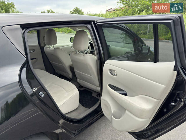 Чорний Ніссан Ліф, об'ємом двигуна 0 л та пробігом 90 тис. км за 5800 $, фото 16 на Automoto.ua