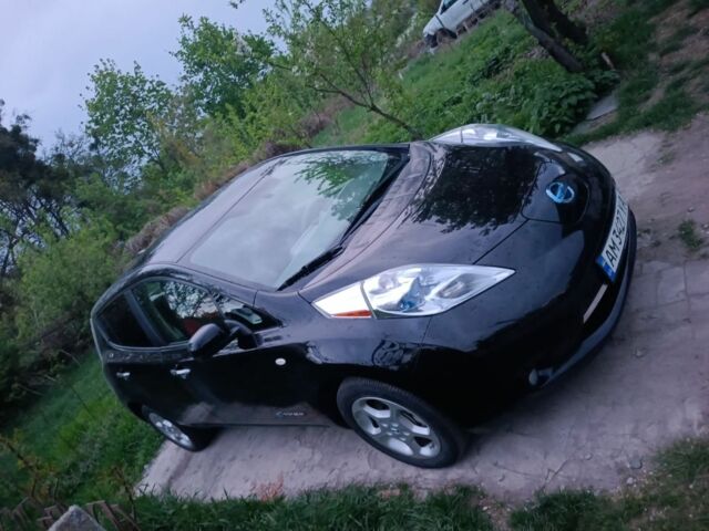 Черный Ниссан Лиф, объемом двигателя 1 л и пробегом 99 тыс. км за 6199 $, фото 2 на Automoto.ua