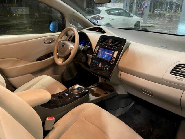 Черный Ниссан Лиф, объемом двигателя 0 л и пробегом 150 тыс. км за 3800 $, фото 11 на Automoto.ua