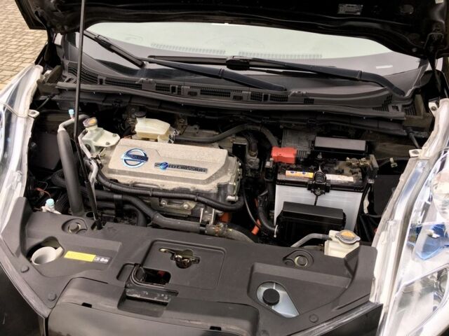 Черный Ниссан Лиф, объемом двигателя 0 л и пробегом 150 тыс. км за 4250 $, фото 16 на Automoto.ua