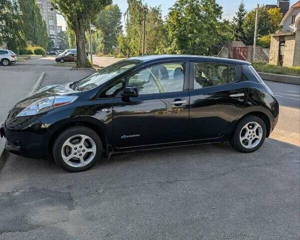 Черный Ниссан Лиф, объемом двигателя 0 л и пробегом 153 тыс. км за 3900 $, фото 4 на Automoto.ua