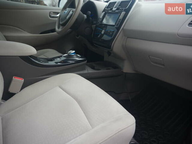 Черный Ниссан Лиф, объемом двигателя 0 л и пробегом 121 тыс. км за 4333 $, фото 38 на Automoto.ua