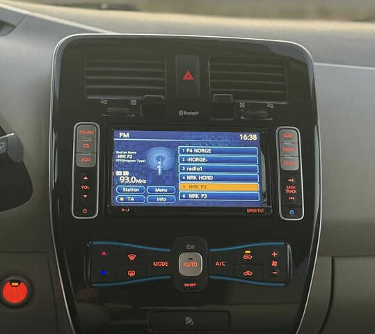 Черный Ниссан Лиф, объемом двигателя 0 л и пробегом 133 тыс. км за 4400 $, фото 29 на Automoto.ua