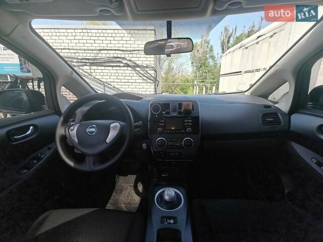 Черный Ниссан Лиф, объемом двигателя 0 л и пробегом 220 тыс. км за 6200 $, фото 2 на Automoto.ua