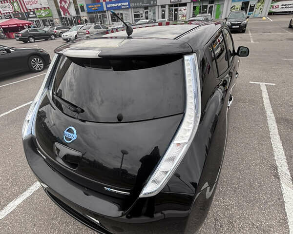 Черный Ниссан Лиф, объемом двигателя 0 л и пробегом 117 тыс. км за 5900 $, фото 6 на Automoto.ua