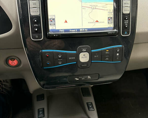 Чорний Ніссан Ліф, об'ємом двигуна 0 л та пробігом 153 тис. км за 4300 $, фото 13 на Automoto.ua