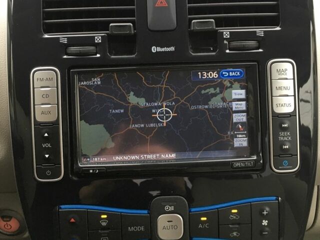 Черный Ниссан Лиф, объемом двигателя 0 л и пробегом 150 тыс. км за 4250 $, фото 11 на Automoto.ua